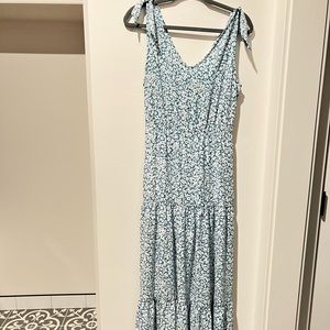 Shoulder tie tiered dress